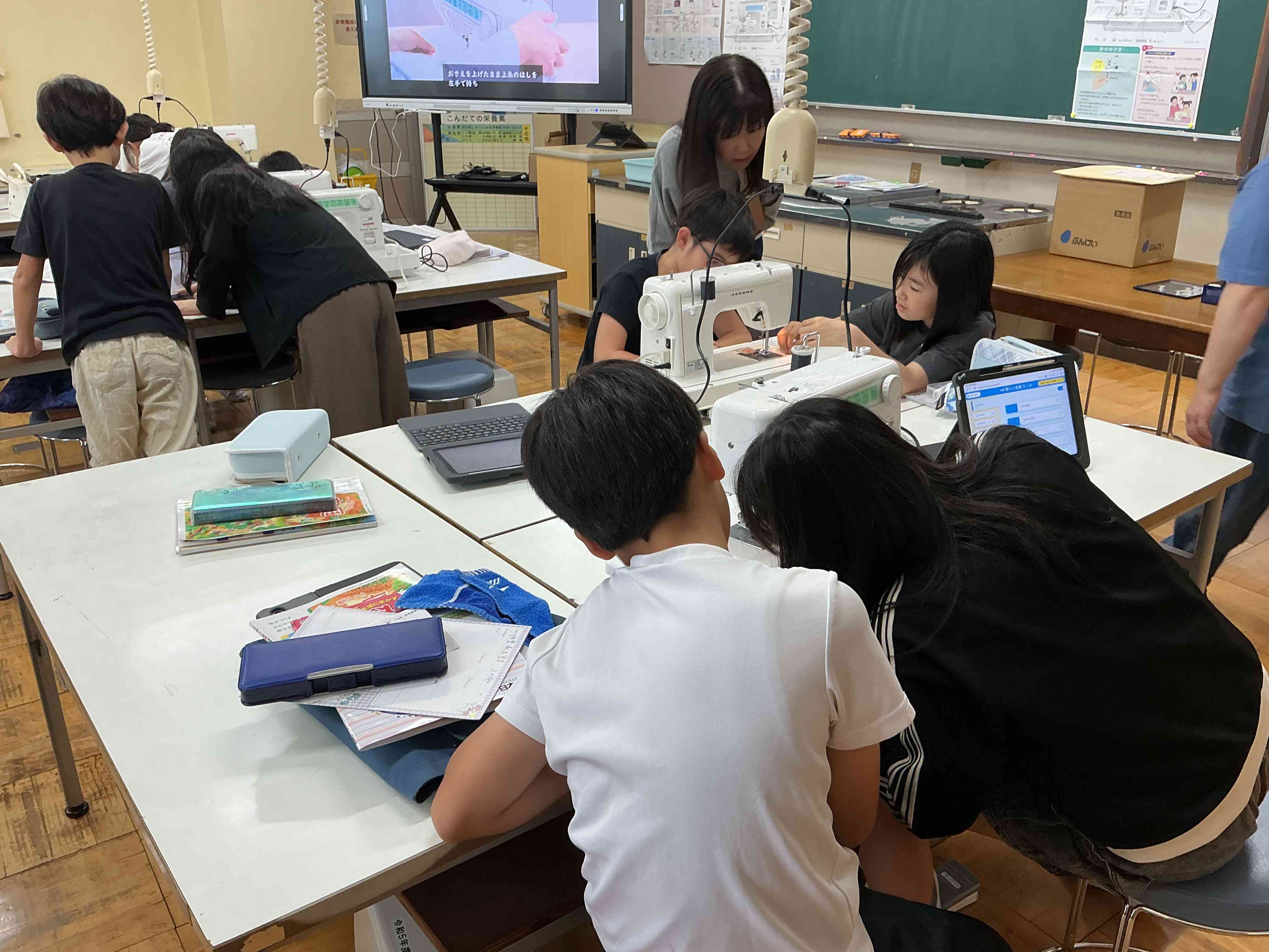 5年　家庭科　ミシンにトライ